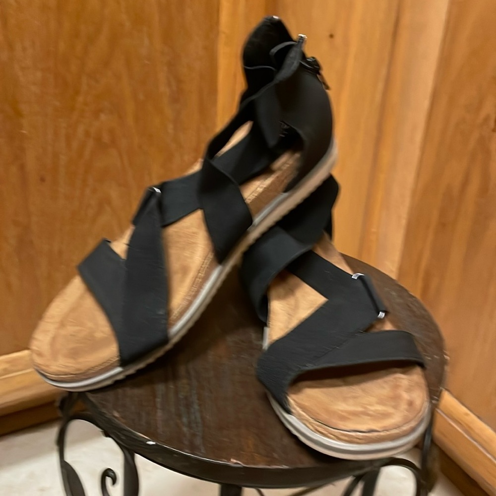 Black Swede and elastic sandals